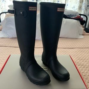 Like new Hunter Boots